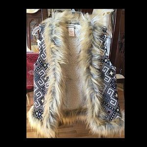 FLYING TOMATO Tapestry Vest Faux Fur Trim SZ M Multicolor